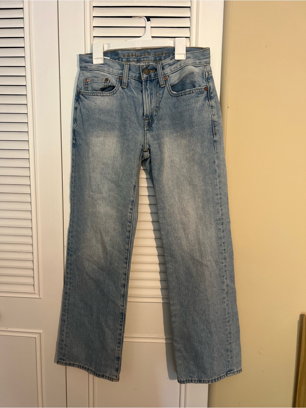 Women’s American Eagle 26x28 Light Wash Straight Leg Jeans